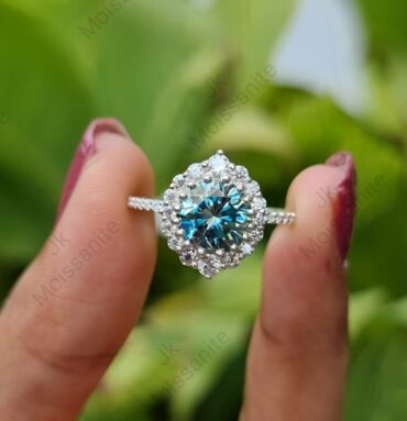 moissanite halo